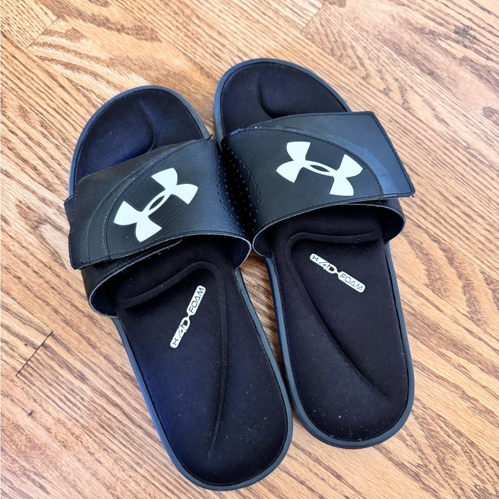 Extra comfort, adjustable under armour slides